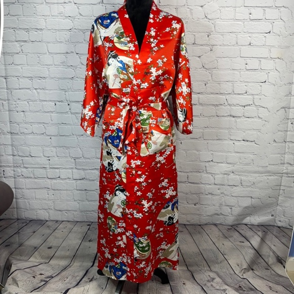 Kimono Robe, Rayon red w/woman and floral …